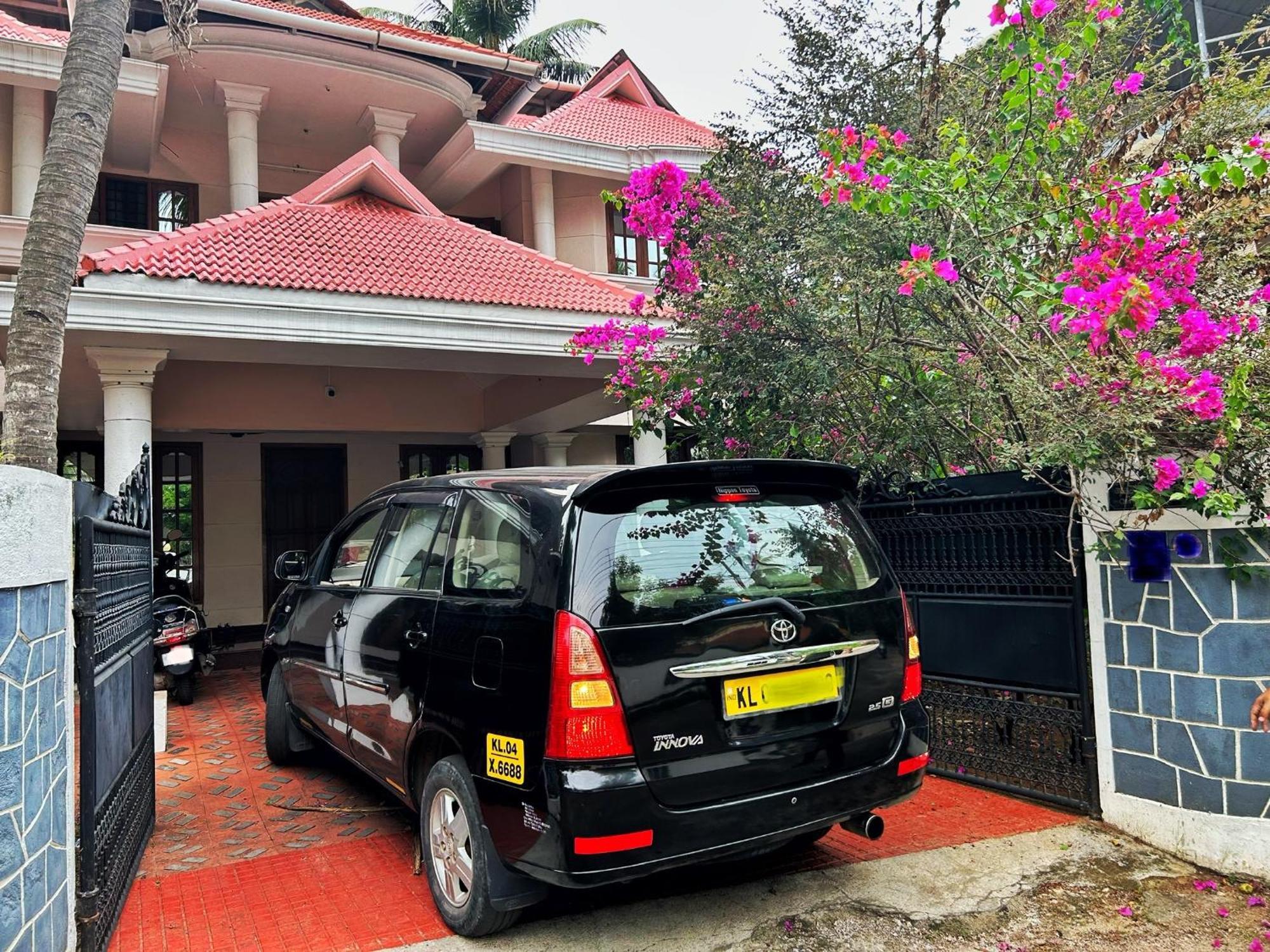 La Casa Trivandrum 4 Bhk Ac Luxury Villa At City Centre, Just 6 Kms To Airport Thiruvananthapuram Exterior photo